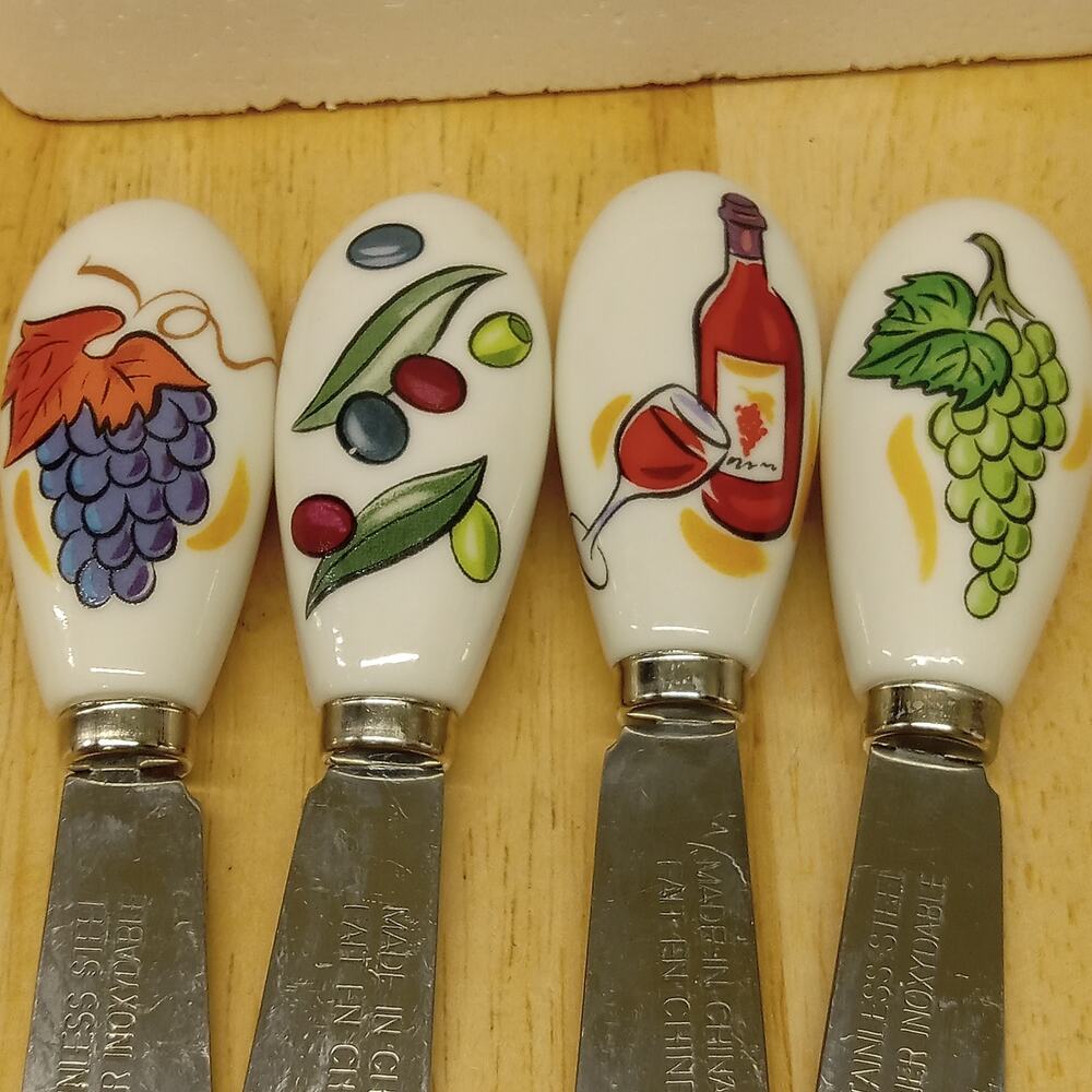 Vintage Avon's 2004 Charming Cafes Collection Set Of 4 Spreaders